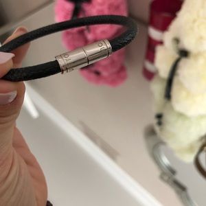 Louis Vuitton Jewelry - Louis Vuitton Confidential bracelet Louis Vuitton Jewelry - Louis Vuitton Confidential bracelet
